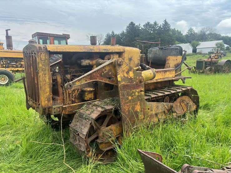 caterpillar-r5-crawler-and-blade-image-2