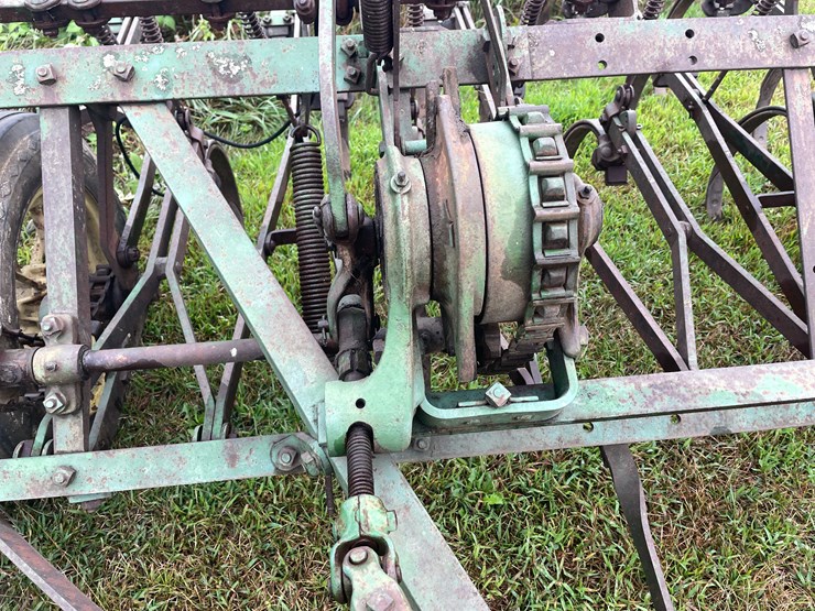 #7452-•-pull-behind-field-cultivator-image-18