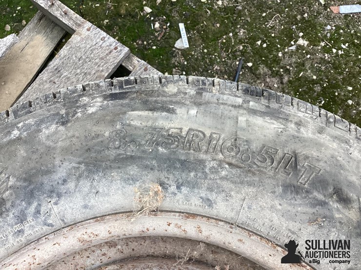 8.75r16.5-tires-&-rim-image-13
