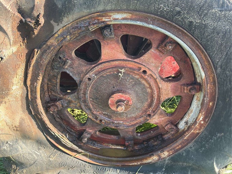 mccormick-deering-w-9-gas-image-19