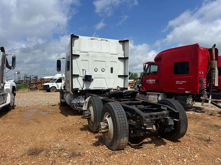 2014-international-prostar-image-2
