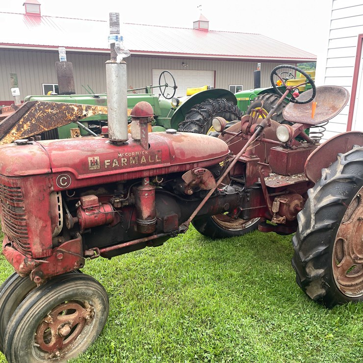 #6671 • 1946 IH Farmall Tractor