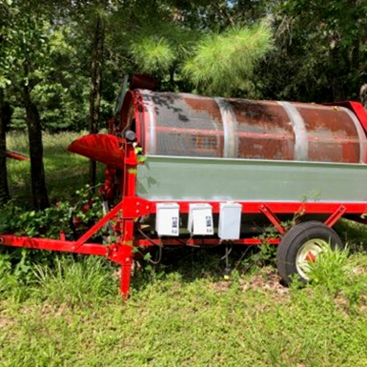#4110 • Farm King Grain Cleaner