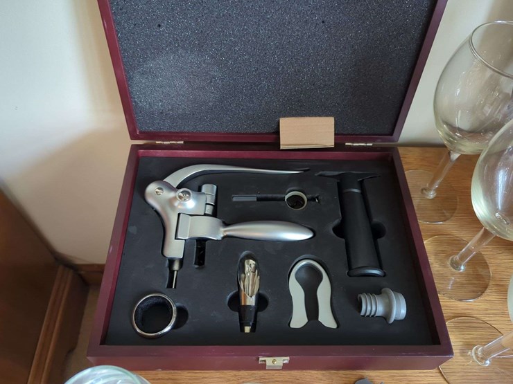 wine-drinker-lot---glasses/opener/rack-image-3