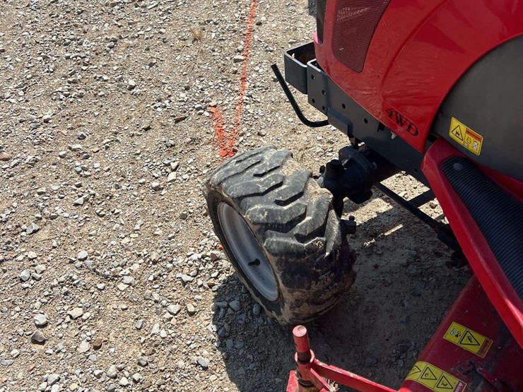massey-ferguson-gc2400-image-25