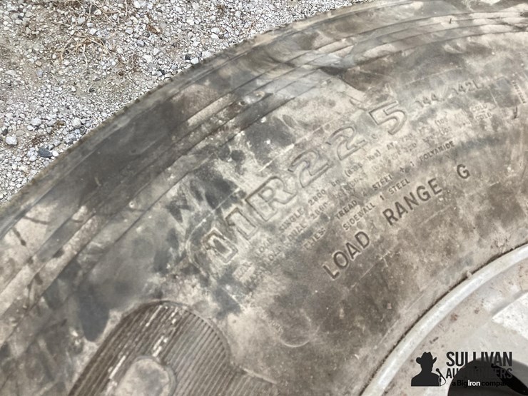 11r22.5-tires-&-rims-image-11