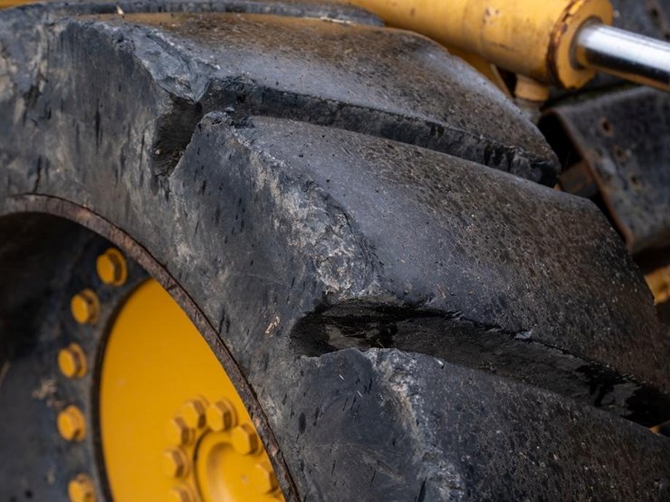 1996-deere-344g-image-43