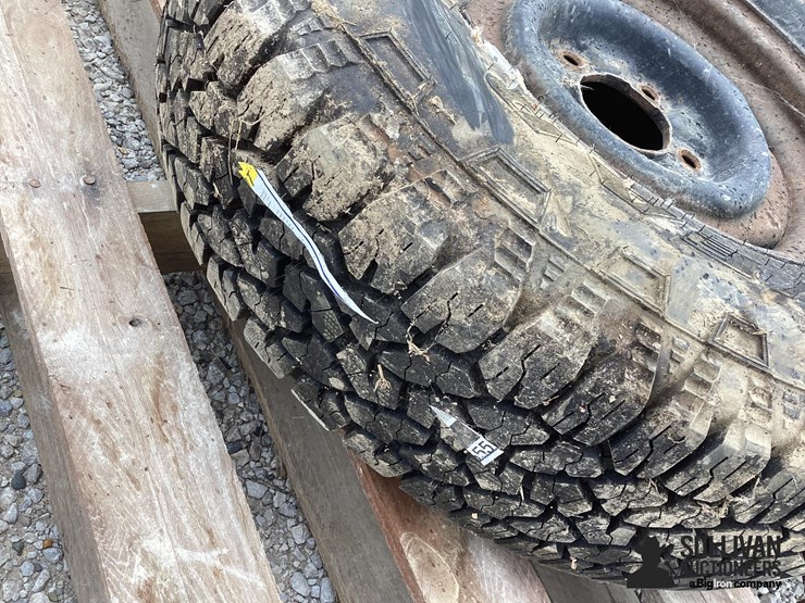 235/75r15-tire-&-rim-image-13
