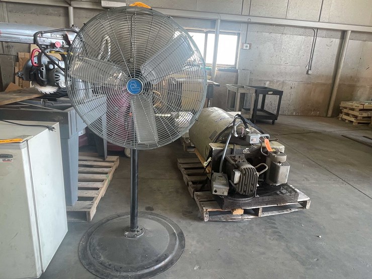 #2090-•-continental-dynamics-pedestal-fan-(wall-g)-image-1