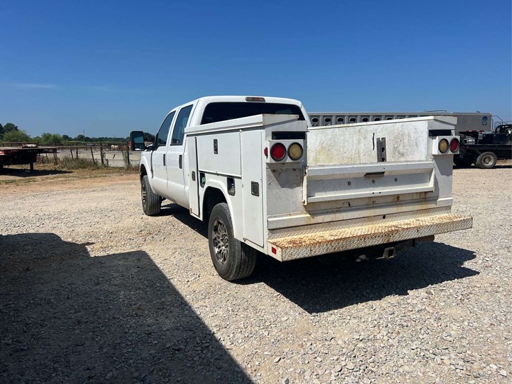 ford-f350-xl-image-2