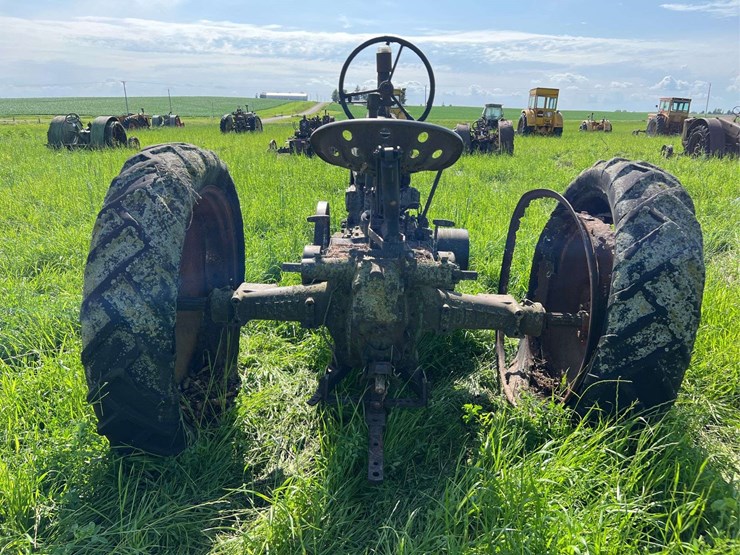 john-deere-model-b-image-4