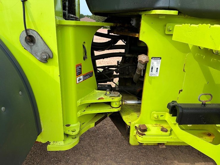2010-deere-644k-image-37