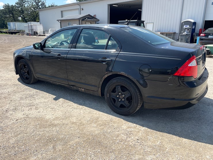 #6296-•-2010-ford-fusion-se-sedan-(has-wi-title)-image-8