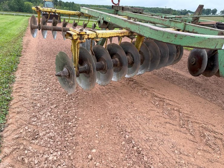 john-deere-210-image-16