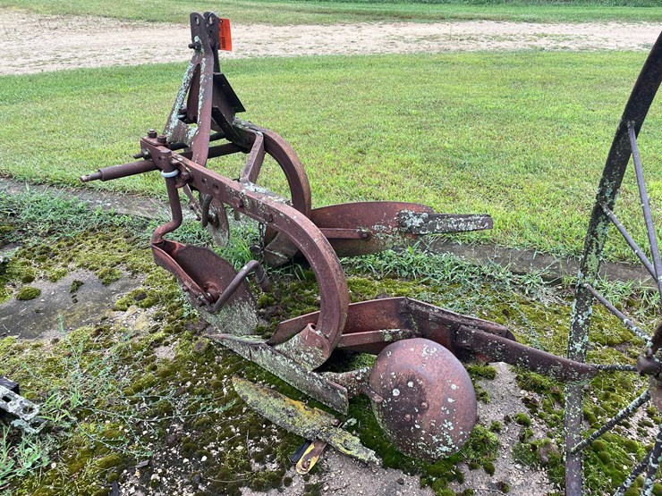 #7492-•-antique-plow-image-4
