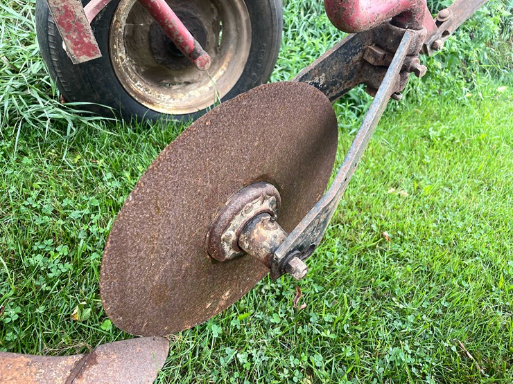 #7468-•-international-harvester-multi-bottom-plow-image-19