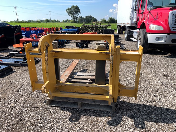 #6341-•-john-deere-worksite-loader-forks-image-2