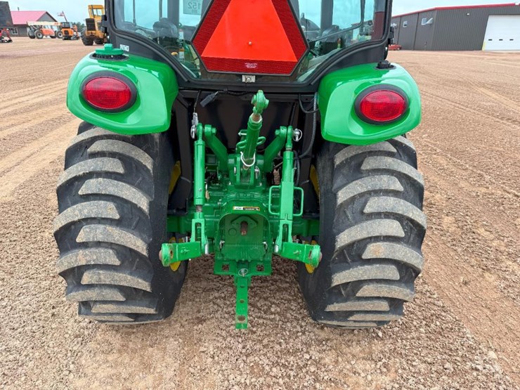 2020-john-deere-3033r-image-22