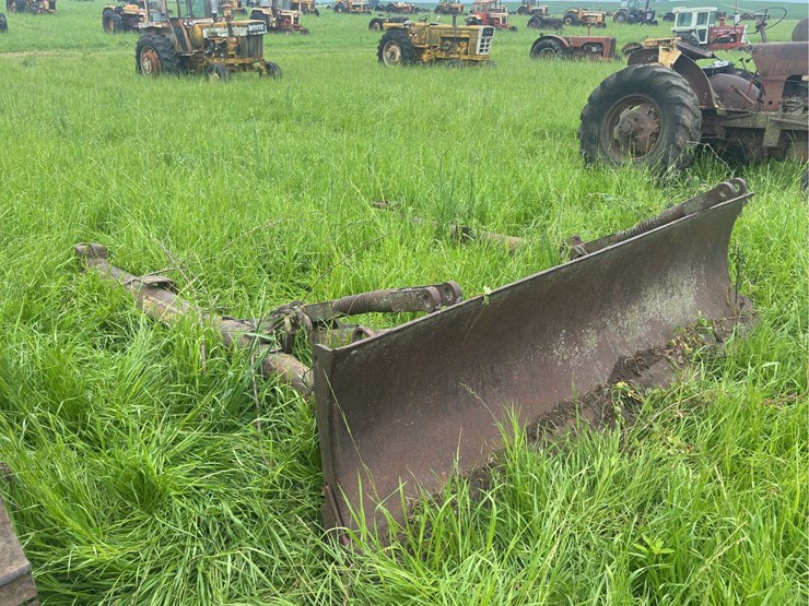 caterpillar-r5-crawler-and-blade-image-47