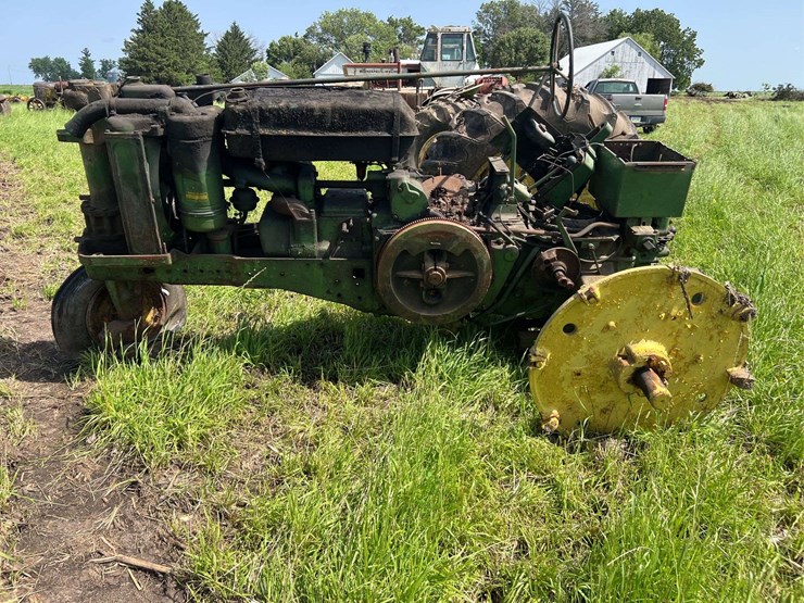 john-deere-70-image-2