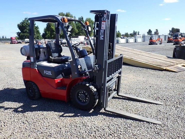 2023-rum-fg25l-forklift-image-2
