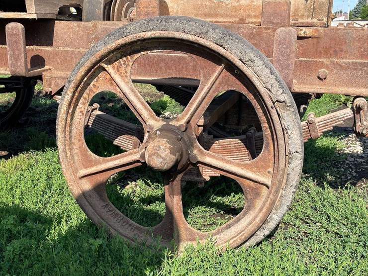 worthington-air-compressor-unit-on-highway-cart-image-30