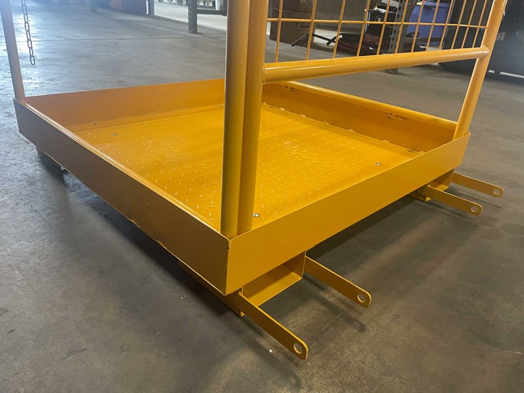 #2082-•-forklift-platform-basket-with-fork-pockets-(pr5)-image-4