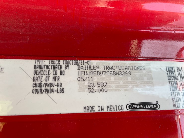 #6246-•-2011-freightliner-cascadia-semi-tractor-(has-wi-title)-image-9