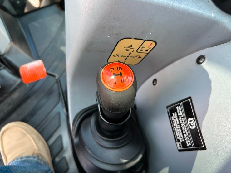 2016-new-holland-t4.120-image-79