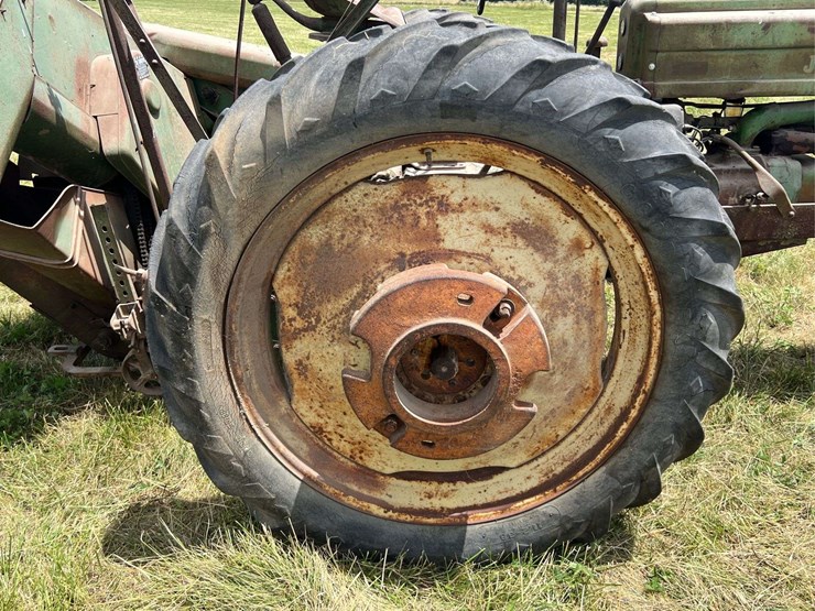 john-deere-b-image-34