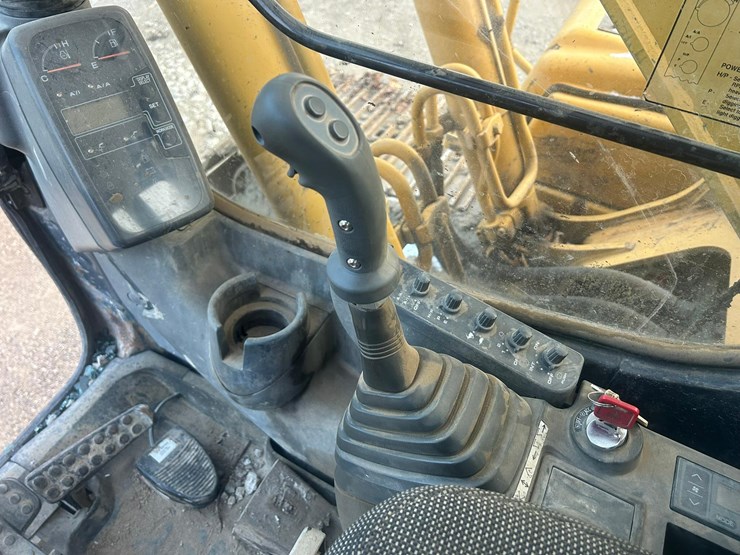 2003-deere-200c-lc-image-51