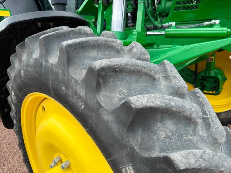 2012-john-deere-4730-image-12