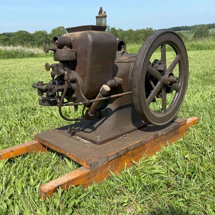 Nice original IH Mogul 1.5hp