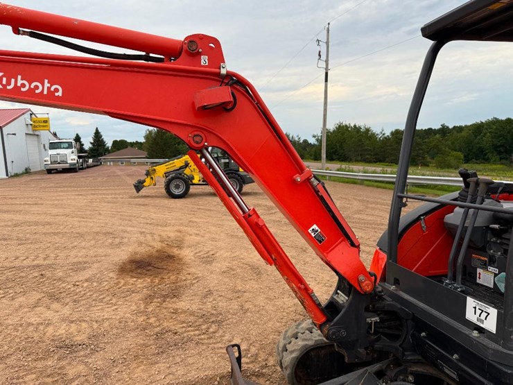 2021-kubota-kx71-3-image-37