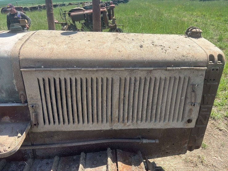 caterpillar-twenty-crawler-image-20
