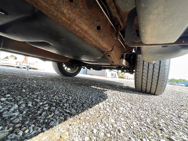 #6288-•-2008-chevy-suburban-(has-wi-title)-image-30