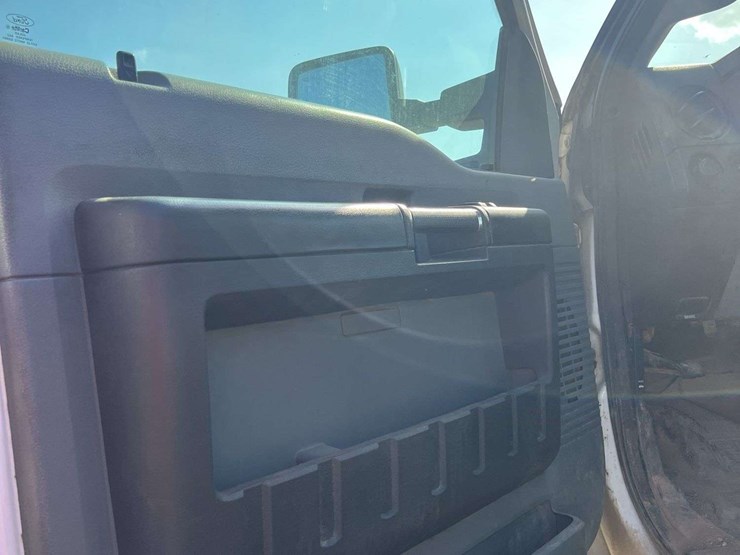 2012-ford-f250-xl-image-33