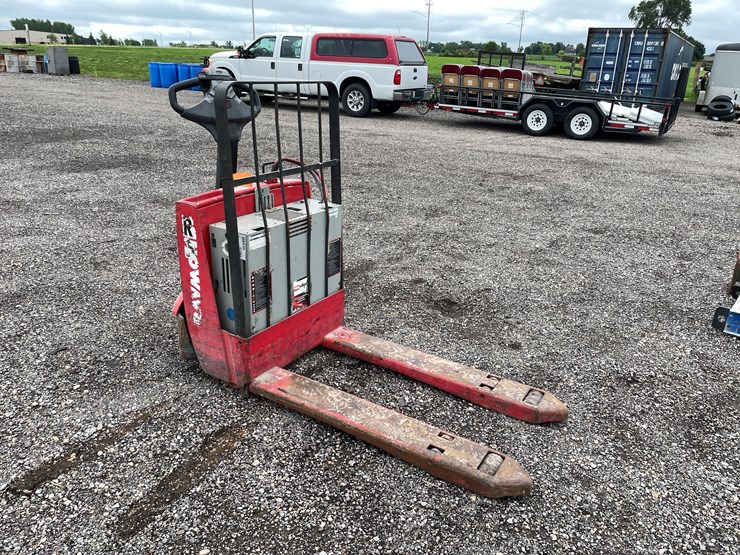 #6400-•-raymond-electric-pallet-jack-image-3