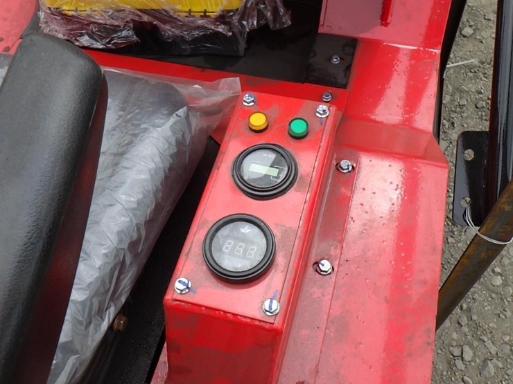 2025-agt-sda-140t-skid-steer-tracked-loader-image-13