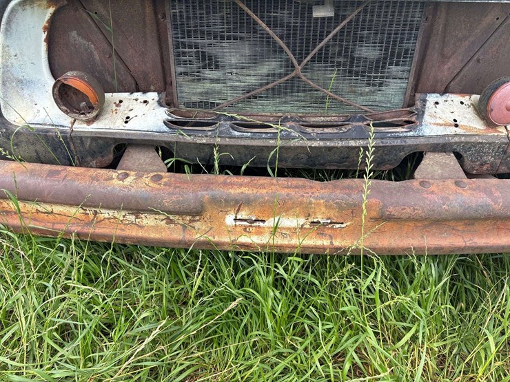 chevy-400-truck-with-minneapolis-moline-corn-sheller-image-35