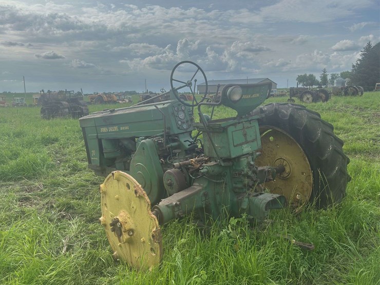 john-deere-70-image-3