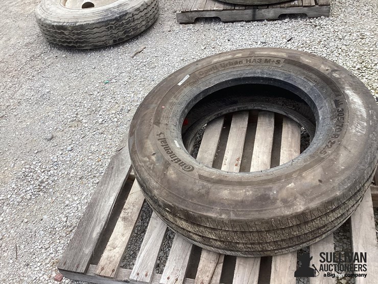 305/70r22.5-tire-image-10