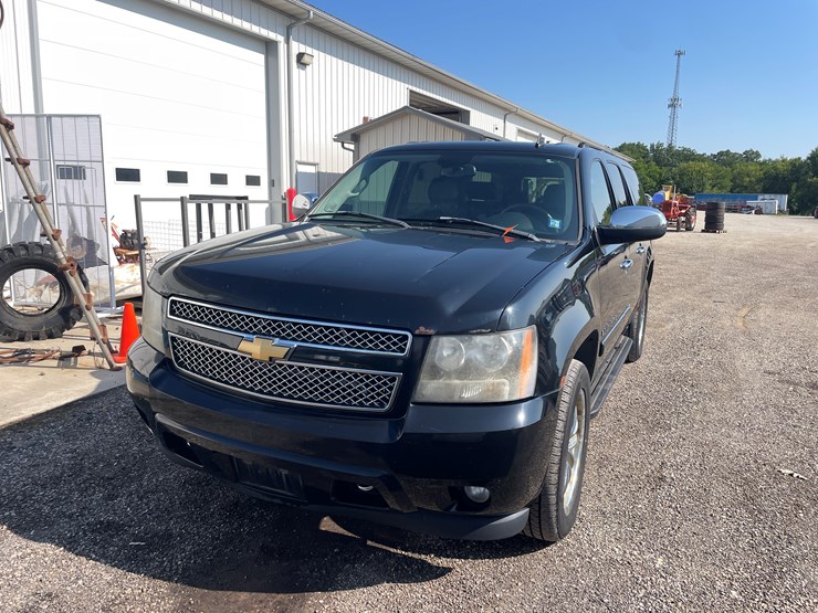 #6288-•-2008-chevy-suburban-(has-wi-title)-image-1