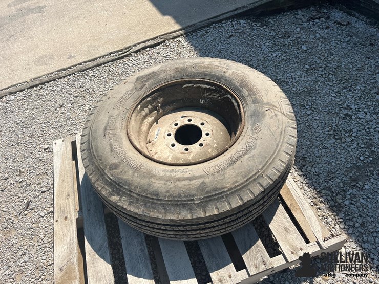 10r17.5-tire-&-rim-image-13