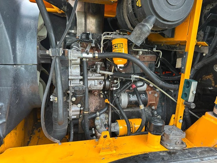 2002-jcb-411ht-image-38