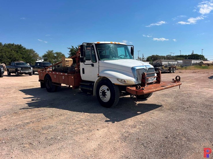2007-international-durastar-4300-image-2