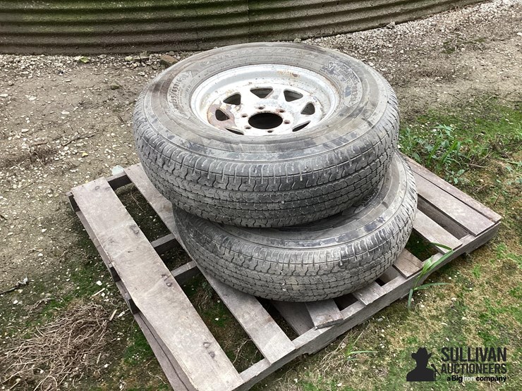 235/85r16-tires-&-rims-image-1