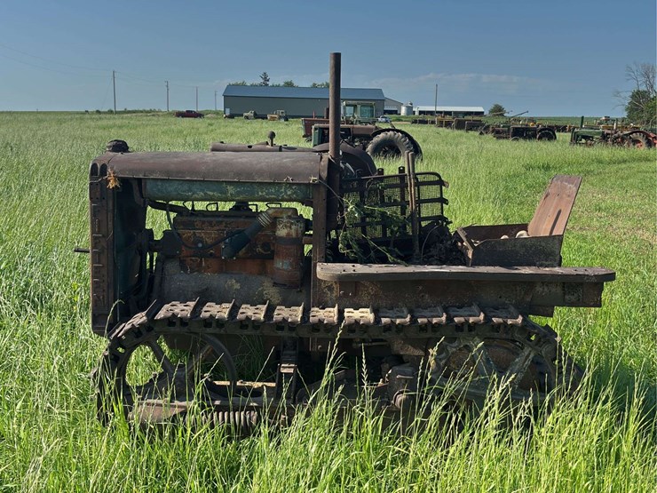 caterpillar-fifteen-crawler-image-2