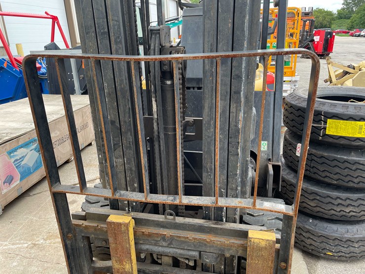 #1365-•-daewoo-5000-lb.-capacity-forklift-(o2)-image-8