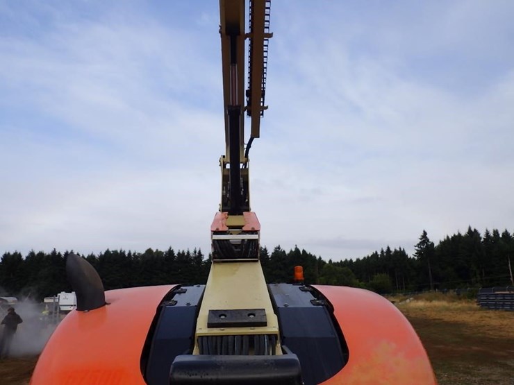 2017-jlg-600ajn-image-9
